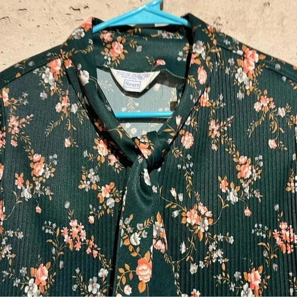 Vintage SEARS Green Floral Bow Tie Front Blouse Top ~ Size S - Picture 2 of 8